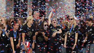 Nueva York celebra a campeonas del mundo con gritos por mayores salarios | FOTOS