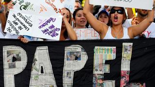 Venezuela: Periodistas protestan por crisis del papel