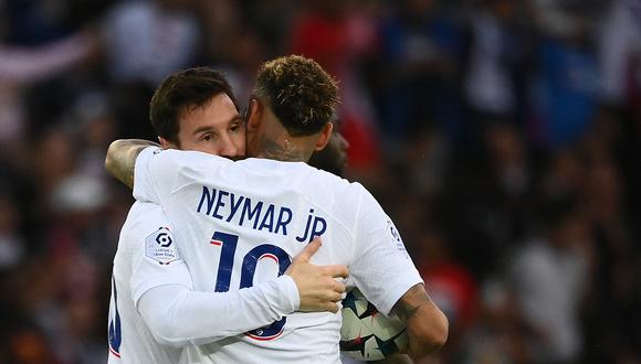El astro brasileño tuvo sentidas palabras ante la inminente salida de Lionel Messi del Paris Saint-Germain. AFP