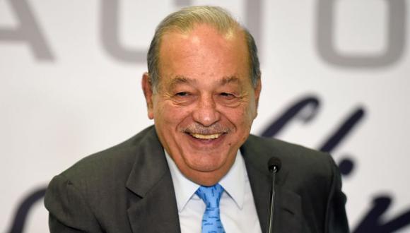 El magnate mexicano Carlos Slim sonríe durante una conferencia de prensa en la oficina de Inbursa en la Ciudad de México. (Foto: AFP / ALFREDO ESTRELLA).