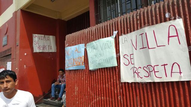 UNFV: alumnos toman local y rechazan rectora interina [FOTOS] - 7