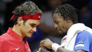 Copa Davis: Federer cayó ante Monfils y la serie está 1-1
