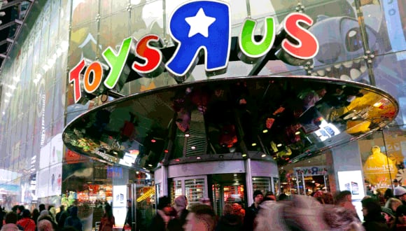 La juguetería Toys "R" US pidió acogerse a la protección del Capítulo 11 de la ley de quiebras de Estados Unidos debido a su elevada deuda y las declinantes ventas de sus tiendas físicas.