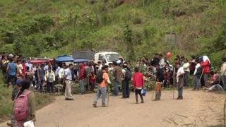 San Martín:padres de familia bloquean carreterapor falta de docentes