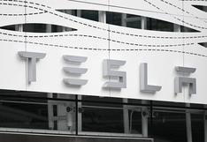 Tesla llega a acuerdo en demanda por choque mortal que involucra a su piloto automático