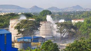 Fuga de gas en planta química deja al menos seis muertos y unos mil hospitalizados en India