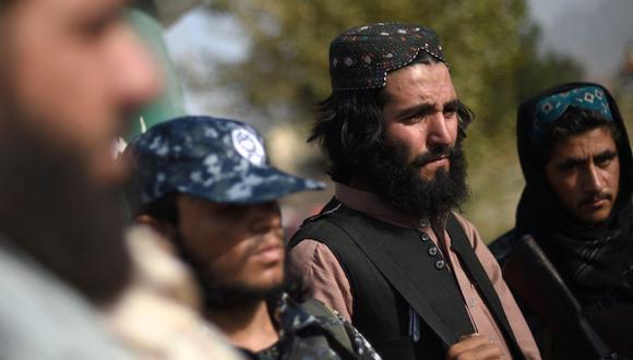 Miembros del Talibán informaron  que arrestaron a 11 miembros del grupo Estado Islámico. (Photo by WAKIL KOHSAR / AFP)