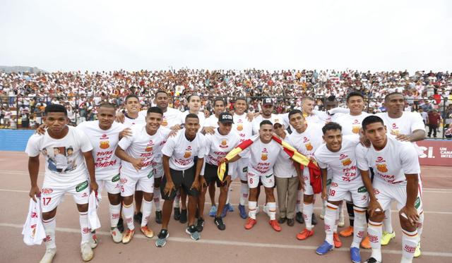 Celebración de Atlético Grau y Deportivo Llacuabamba por el ascenso a primera división. (Fotos: Violeta Ayasta / GEC)