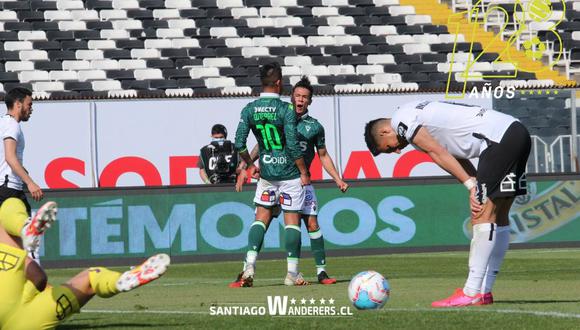 Colo Colo estuvo adelante en gran parte del partido, pero finalmente cayó ante Santiago Wanderers por la jornada 8 de la Primera División de Chile en el Estadio Monumental de Santiago. (Foto: Twitter Santiago Wanderers)