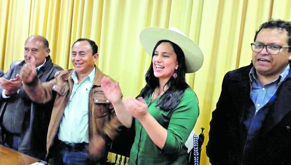 Santos, quien estuvo 25 meses con prisión preventiva por acusaciones de corrupción, participó el domingo en un conversatorio en Cajamarca, en el que estuvo Mendoza.