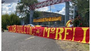 LIGA MX | Aficionados del Monarcas Morelia se congregan en el estadio Morelos para impedir mudanza