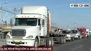 Arequipa: reportan que camiones bloquearon vía y formaron colas de hasta 7 kilómetros | VIDEO