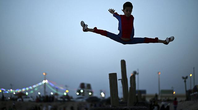 Sorpréndete con las habilidades del "niño araña" de Gaza - 2