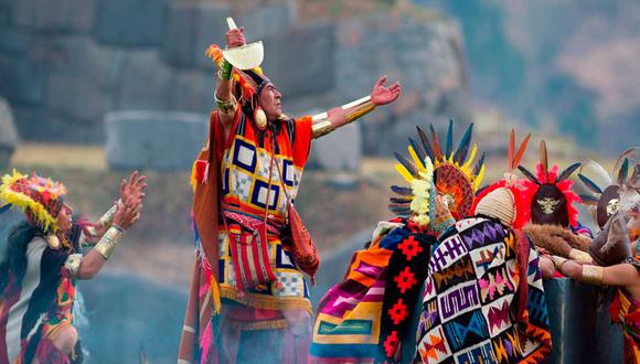 El Inti Raymi es una festividad inca que se celebra anualmente en la ciudad del Cusco, donde se realizan distintas ceremonias y rituales para honrar al sol y agradecer por la cosecha.