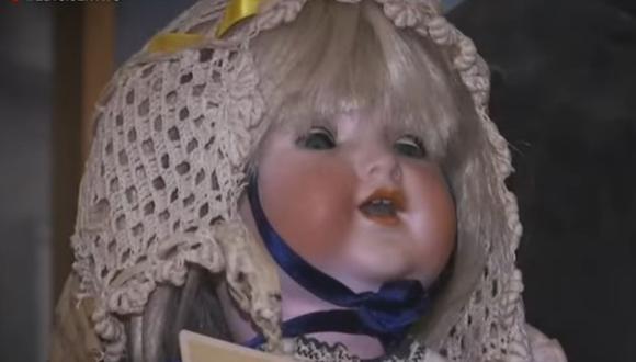 Emma es una muñeca mexicana que fue inmortalizada con los dientes y cabellos humanos de una niña fallecida. (Foto: Captura Youtube / Telediario Puebla).