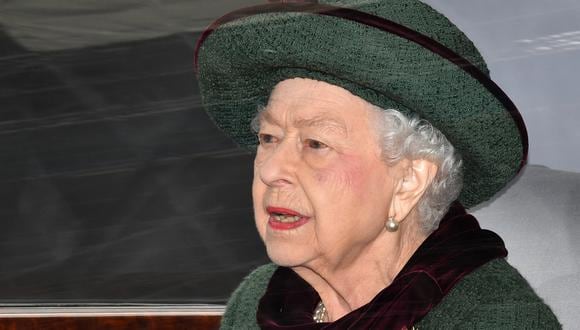 Foto de archivo tomada el 29 de marzo de 2022, la reina Isabel II de Gran Bretaña. (Foto de JUSTIN TALLIS / AFP)
