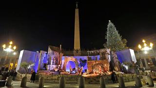 Vaticano inaugura impresionante nacimiento y árbol de Navidad