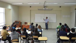 Congreso aprueba ley para eliminar límite de edad para el ejercicio de la docencia universitaria