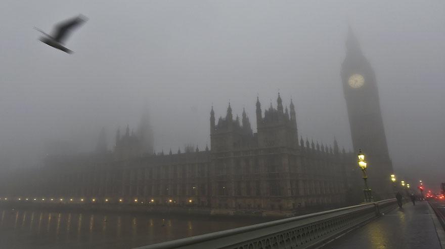 La fuerte niebla en Londres y el resto del Reino Unido [FOTOS] - 1