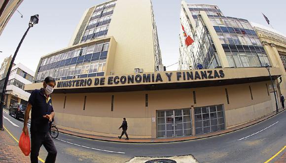 El Ministerio de Economía y Finanzas debe apuntar a recuperar la inversión pública, según especialistas. (Foto: GEC)