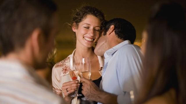 ¿Qué cosas no debes hacer con tu pareja en público? - 5