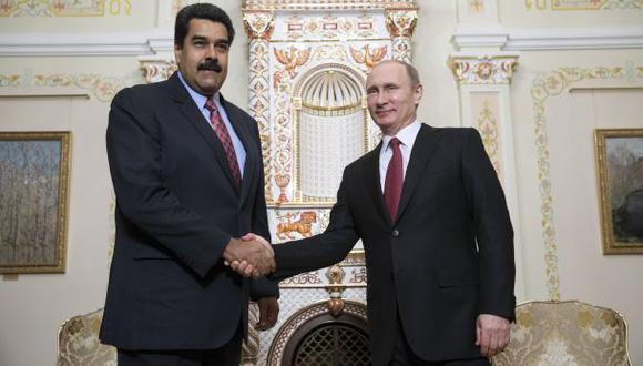 Maduro se reúne con Putin para discutir sobre crisis petrolera