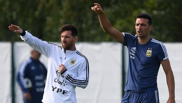 Nadie toca la camiseta 10 de Lionel Messi en la Selección Argentina. (Foto: AFP)