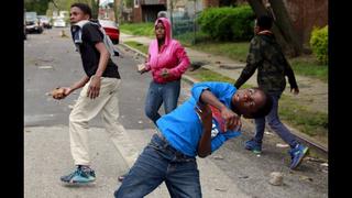 Policía de Baltimore dice que adolescentes iniciaron disturbios