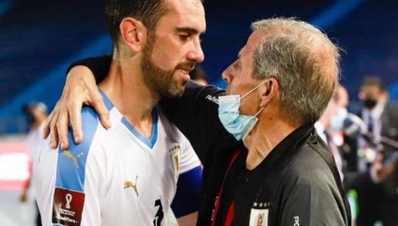Diego Godín se despidió de Óscar Tabárez, quien dejó de ser técnico de Uruguay. (Foto: Instagram).