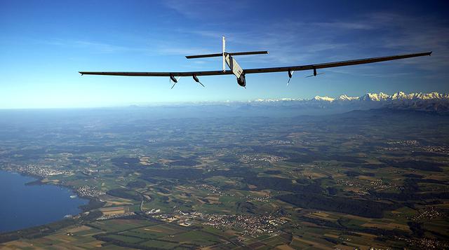El avión solar se prepara para dar la vuelta al mundo - 4