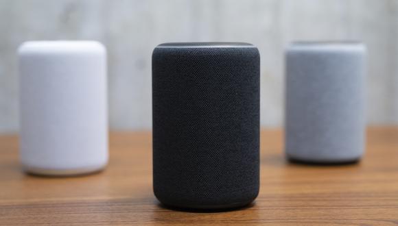 Alexa, Siri y otros asistentes de voz podrían estar dificultando el desarrollo de los niños, según un estudio. (Foto: AFP)