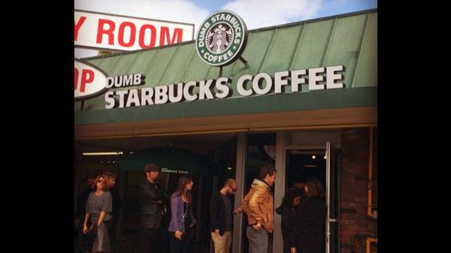 Una parodia de Starbucks causa furor en Los Ángeles - 1