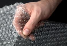 ¿Por qué es adictivo explotar burbujas de plástico? 