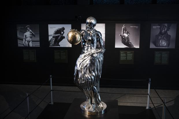 "The impossible statue", the sculpture created by IA, is exhibited in a Swedish museum.
