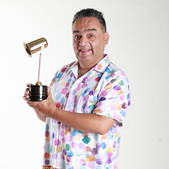 JB, feliz con su Premio Luces: ¿Otro especial con Carlos Álvarez? ¿Qué dijo del  retorno de los cómicos ambulantes?
