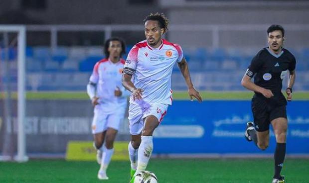 André Carrillo en la cima con Al-Qadisiyah en la Segunda División Saudí. (Foto: Instagram)