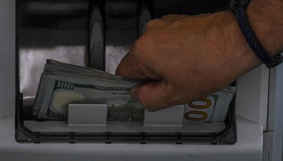 Sepa aquí a cuánto se cotiza el dólar en Colombia este 27 de enero de 2022. (Foto: AFP)
