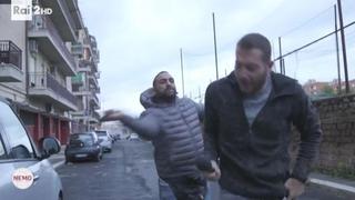 La brutal golpiza de un mafioso a periodista italiano [VIDEO]