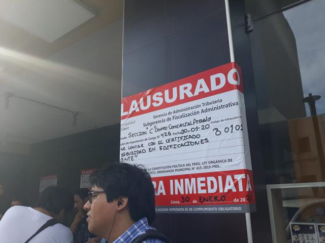 La comuna de Lince detalló que la clausura del centro comercial se debe a que al vencimiento de la licencia que pasó de ser indefinida a temporal por el marco normativo nacional. (Foto: Iveth Guzmán)