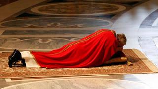 FOTOS: el papa Francisco encabezó su primer Vía Crucis en el Vaticano