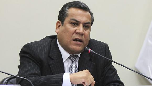 Adrianzén niega trasfondo político en condena a Aurelio Pastor