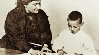 Maria Montessori, la creadora de un método educativo para niños desfavorecidos que terminó convertido en un sistema para ricos 