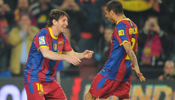 Dani Alves jugó con Lionel Messi en Barcelona durante ocho temporadas. (Foto: AFP)