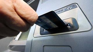 Tarjetas de crédito y débito deberán contar con un chip desde el 2014