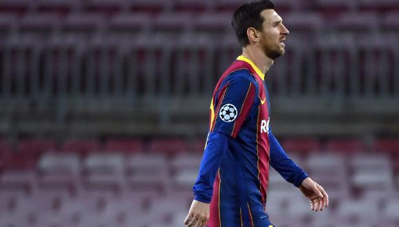 Lionel Messi marcó un gol en el triunfo 2-1 del Barcelona ante Dinamo Kiev, en la Champions League. A pesar de la victoria, el argentino dejó el campo del Camp Nou solo y cabizbajo. (Foto: LLUIS GENE / AFP)