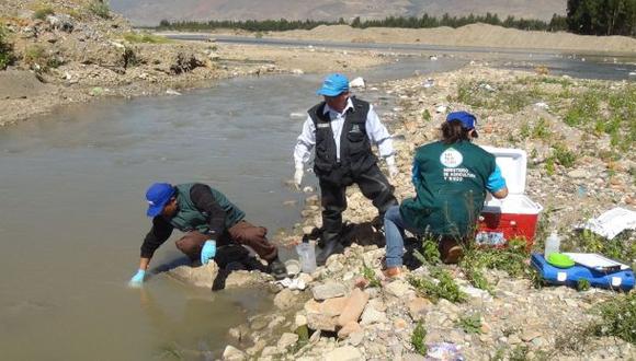 ANA tomó muestras de río Mantaro cerca de botadero de basura