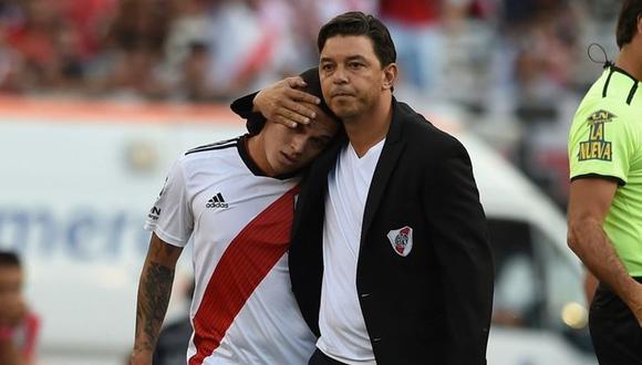Juan Fernando Quintero pasará por el quirófano después de sufrir una terrible lesión en la rodilla en el River Plate vs. Independiente (Foto: AFP)