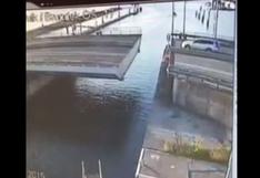 YouTube: hombre intenta cruzar puente con su auto y cae al río | VIDEO
