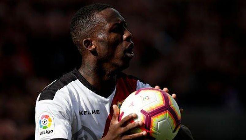 Rayo Vallecano ganó 1-0 al Valladolid con Luis Advíncula por la Liga Santander. (Foto: AFP)