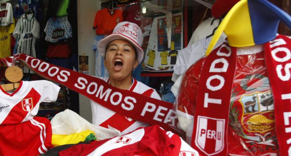 Cerca de 6,000 camisetas de la selección peruana se venden a diario en Gamarra. (Foto: Andina)